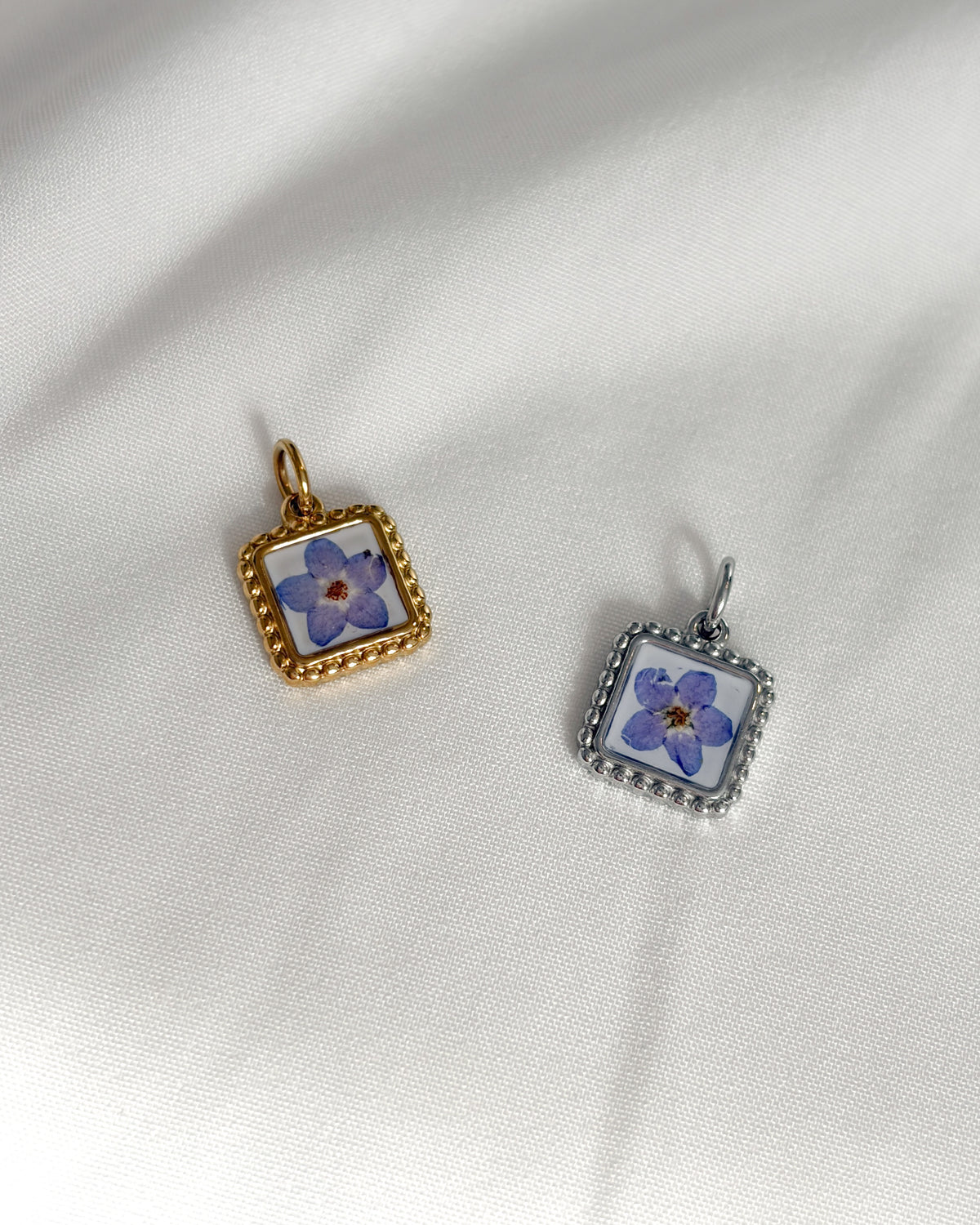 Pendentifs pour collier - carré bleu